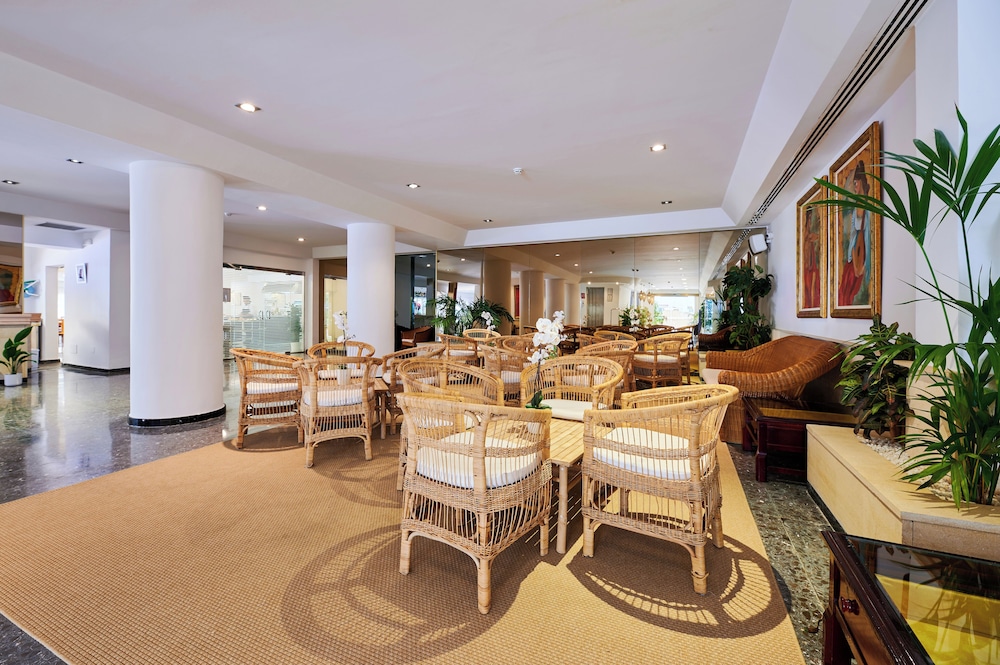 Hotel ROC Oberoy - Adults only — Restaurant & bars in Peguera, Balearic Islands