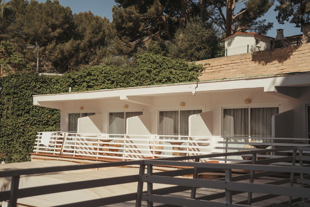 Hotel ROC Oberoy - Adults only — Hotel building in Peguera, Balearic Islands