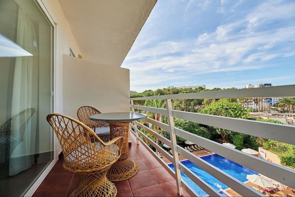 Hotel ROC Oberoy - Adults only — Hotel rooms in Peguera, Balearic Islands