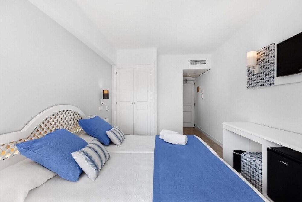 Hotel ROC Oberoy - Adults only — Hotel rooms in Peguera, Balearic Islands