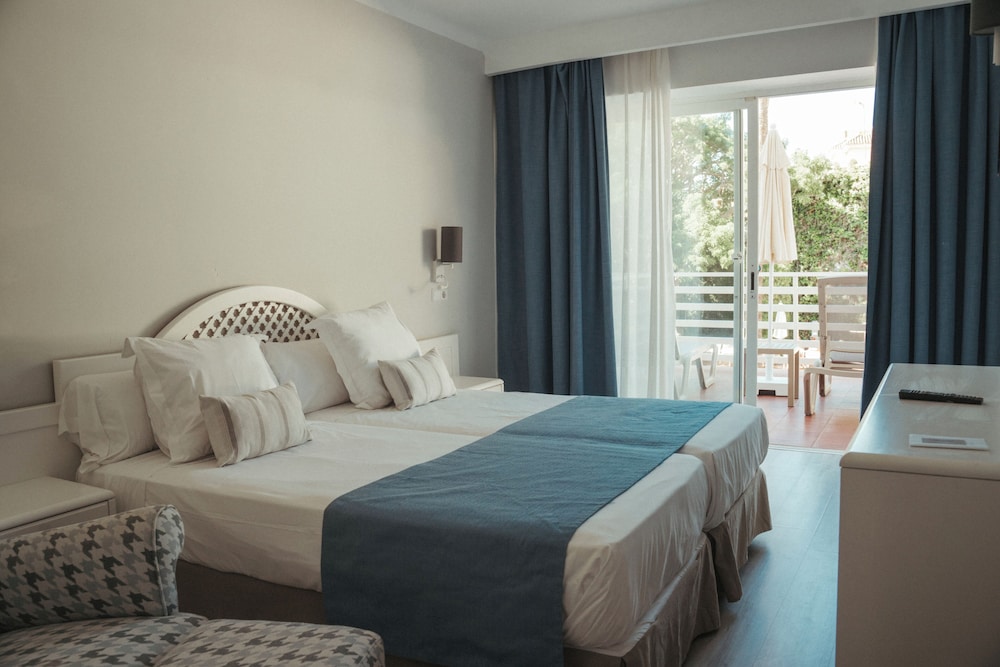 Hotel ROC Oberoy - Adults only — Hotel rooms in Peguera, Balearic Islands