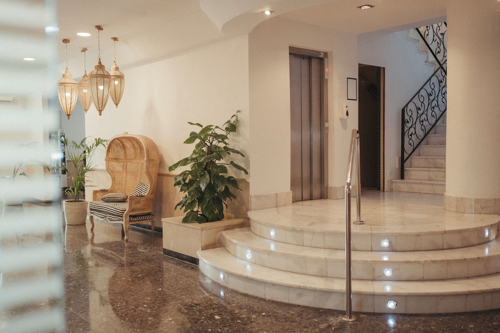 Hotel ROC Oberoy - Adults only — Hotel building in Peguera, Balearic Islands