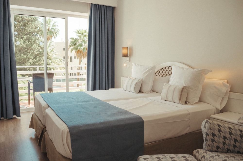 Hotel ROC Oberoy - Adults only — Hotel rooms in Peguera, Balearic Islands