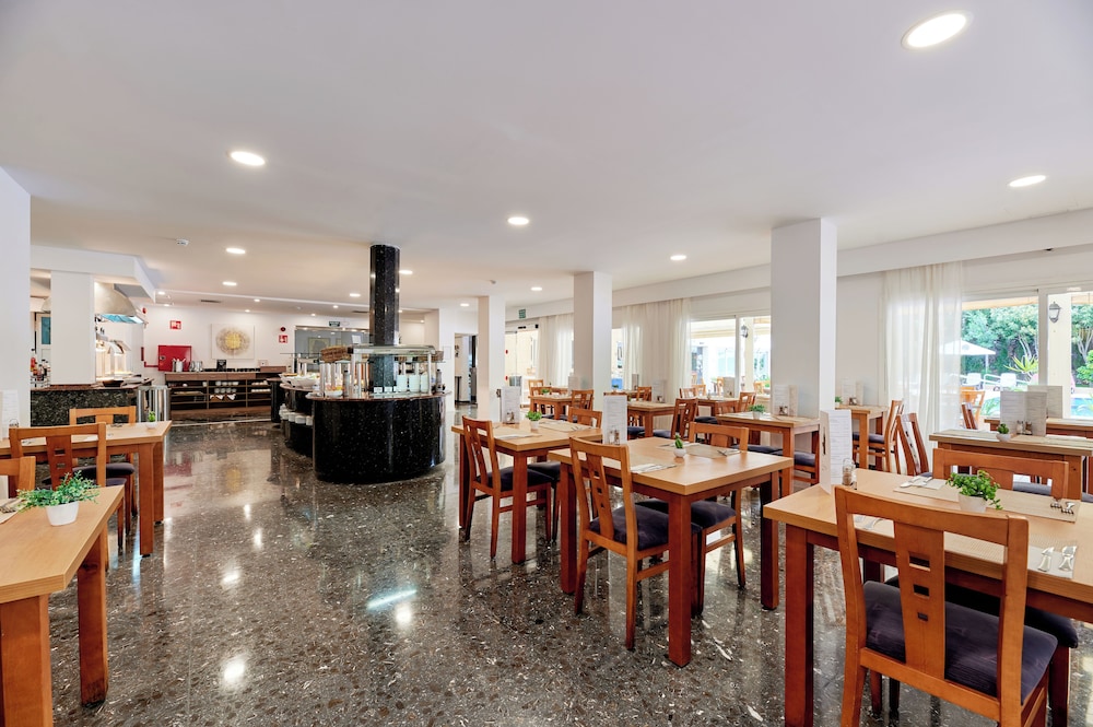 Hotel ROC Oberoy - Adults only — Restaurant & bars in Peguera, Balearic Islands