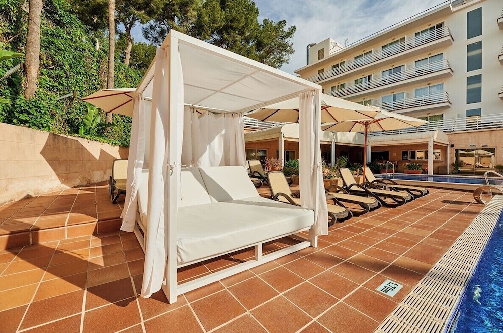 Hotel ROC Oberoy - Adults only — Swimming pool in Peguera, Balearic Islands