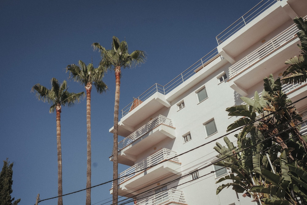 Hotel ROC Oberoy - Adults only — Hotel building in Peguera, Balearic Islands