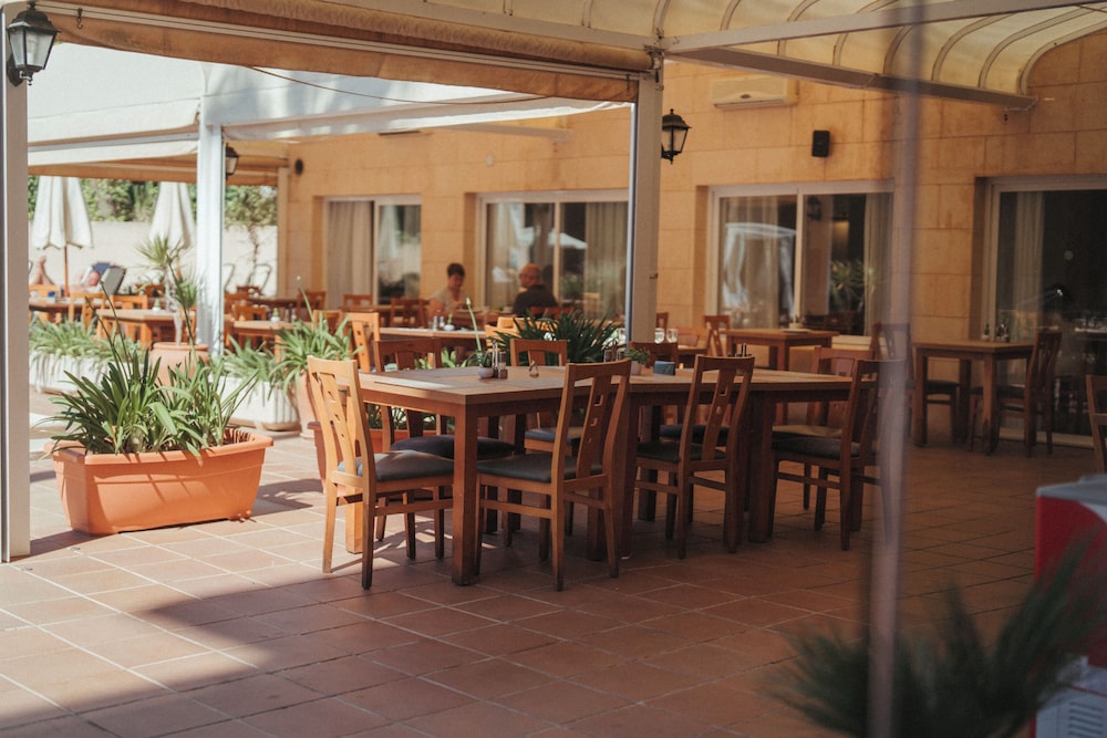 Hotel ROC Oberoy - Adults only — Restaurant & bars in Peguera, Balearic Islands
