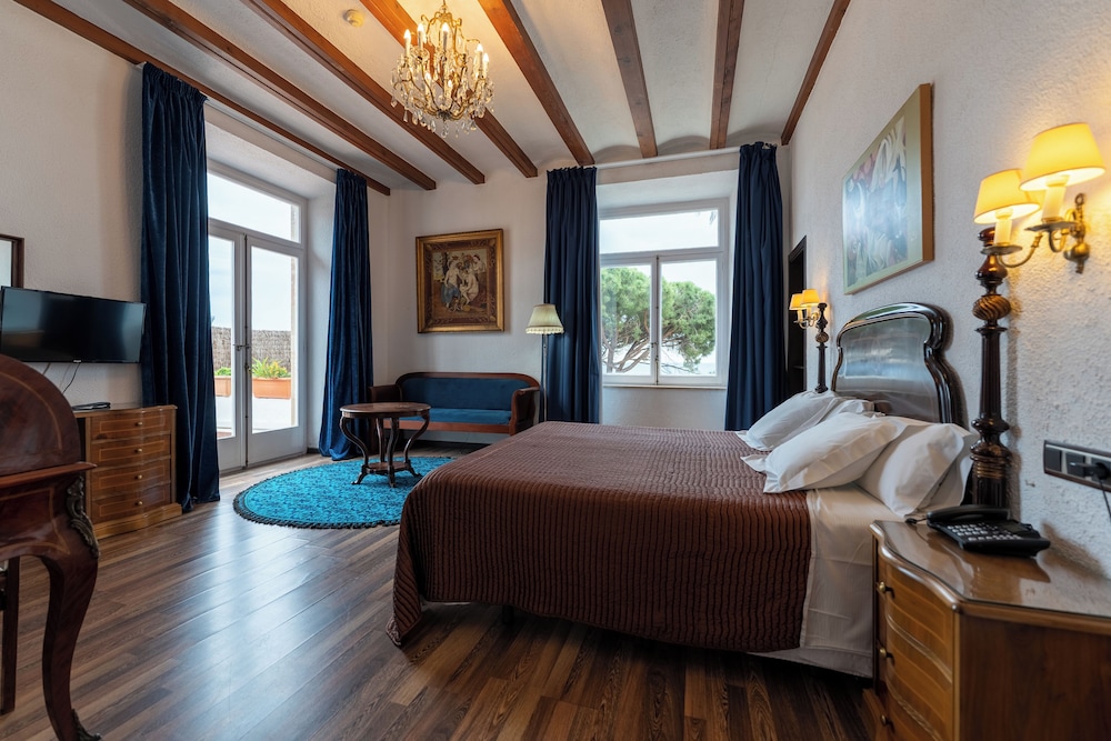 Hotel Roger de Flor Seleqtta — Hotel rooms in Lloret de Mar, Catalonia