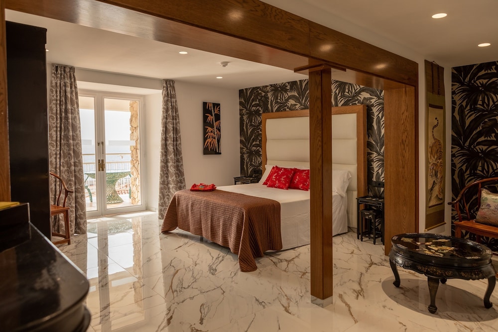Hotel Roger de Flor Seleqtta — Hotel rooms in Lloret de Mar, Catalonia