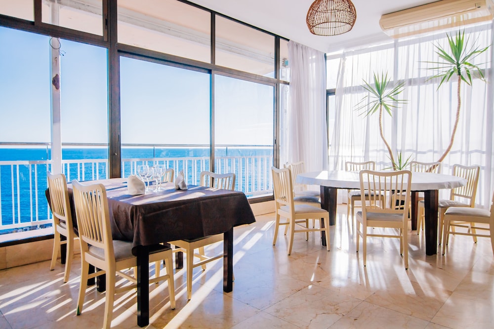 Hotel Roger de Flor Seleqtta — Restaurant & bars in Lloret de Mar, Catalonia