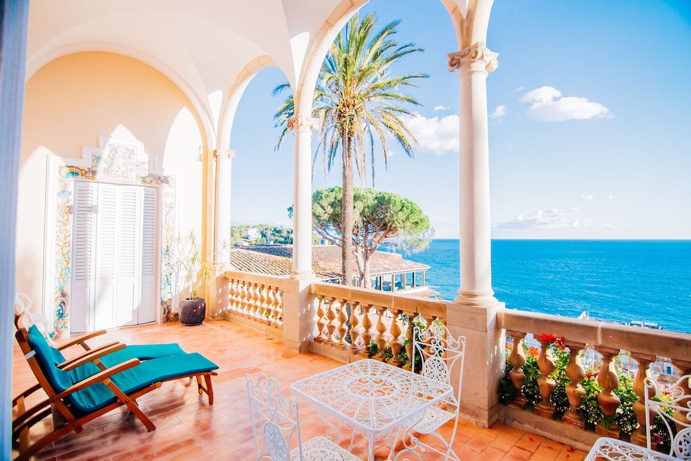 Hotel Roger de Flor Seleqtta — Hotel building in Lloret de Mar, Catalonia