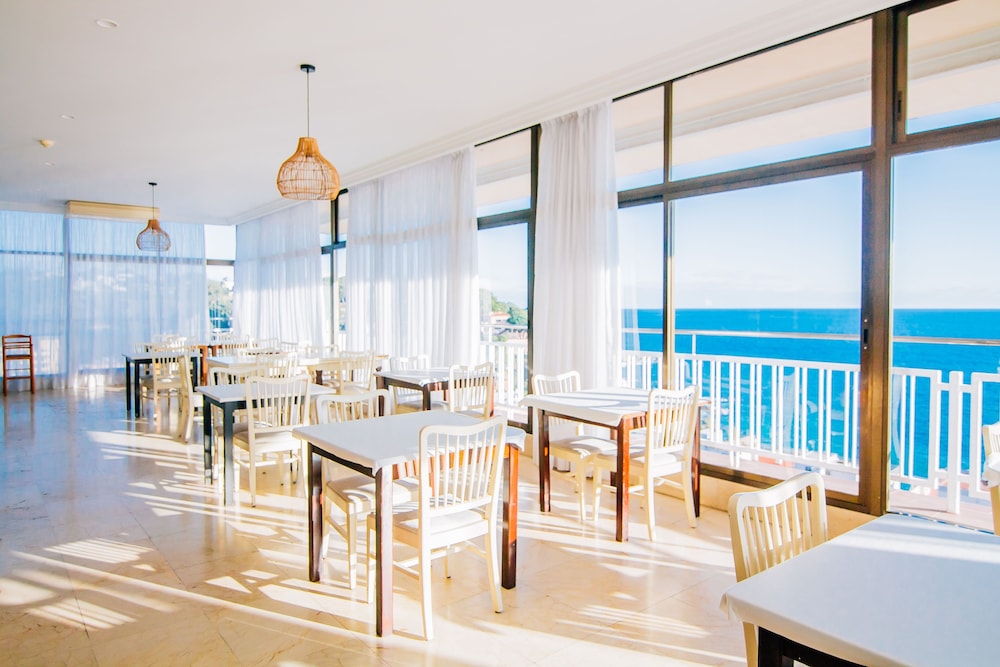 Hotel Roger de Flor Seleqtta — Restaurant & bars in Lloret de Mar, Catalonia