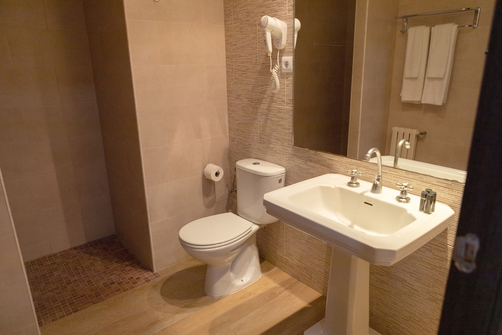 Hotel Roger de Flor Seleqtta — Hotel rooms in Lloret de Mar, Catalonia