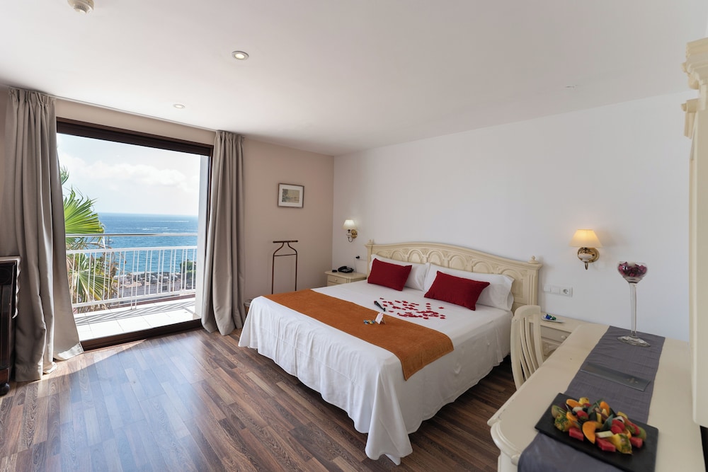 Hotel Roger de Flor Seleqtta — Hotel rooms in Lloret de Mar, Catalonia