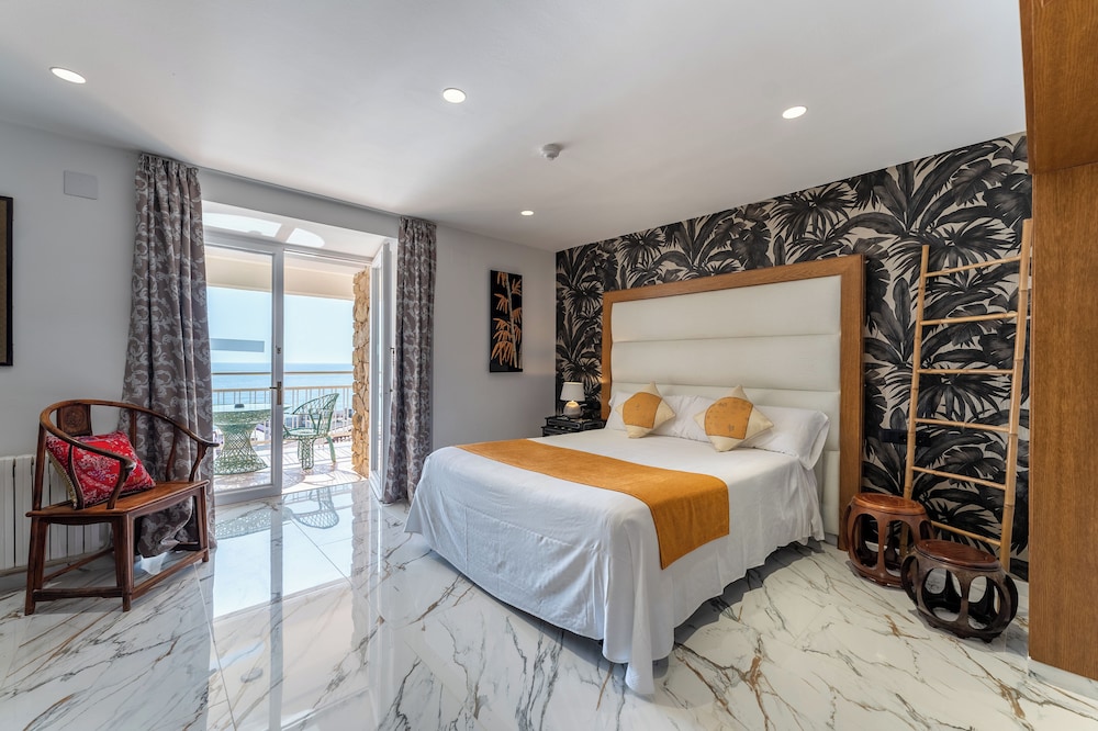 Hotel Roger de Flor Seleqtta — Hotel rooms in Lloret de Mar, Catalonia