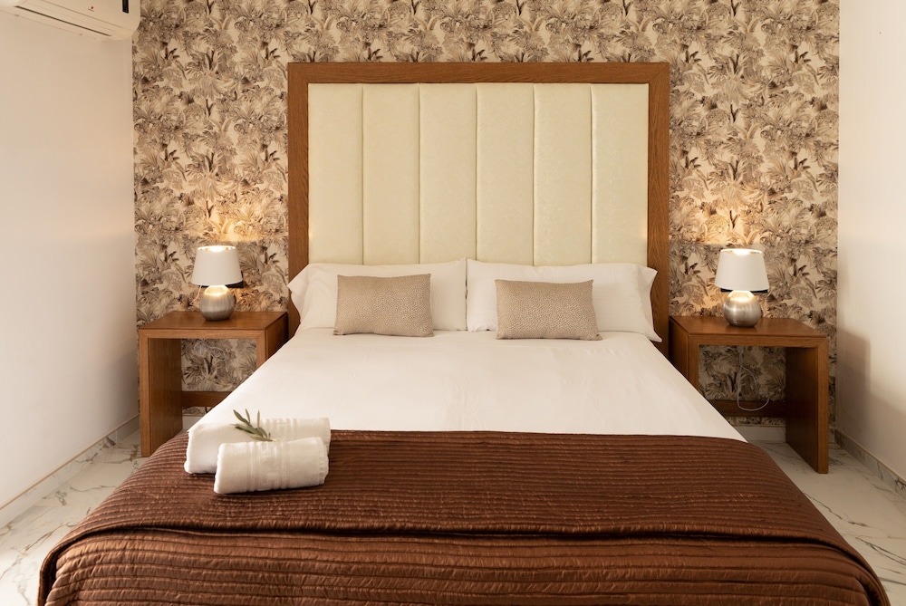 Hotel Roger de Flor Seleqtta — Hotel rooms in Lloret de Mar, Catalonia