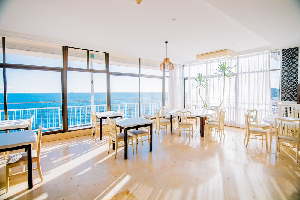 Hotel Roger de Flor Seleqtta — Restaurant & bars in Lloret de Mar, Catalonia