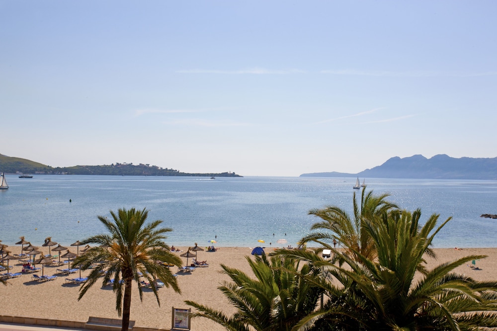 Hotel Cabot Romantic - Adults Only — Beach in Puerto Pollensa, Balearic Islands