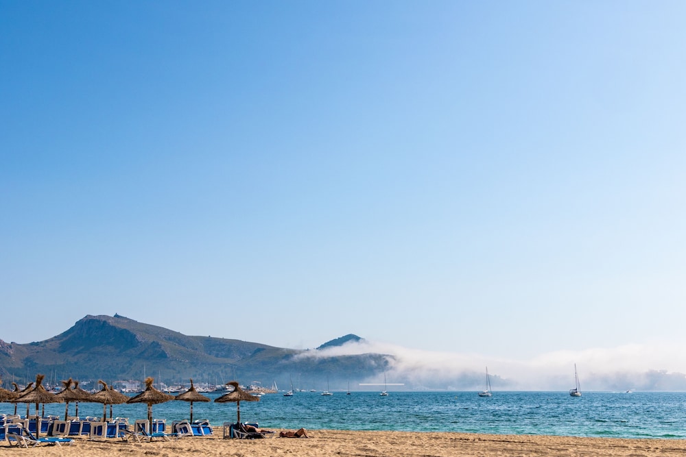 Hotel Cabot Romantic - Adults Only — Beach in Puerto Pollensa, Balearic Islands