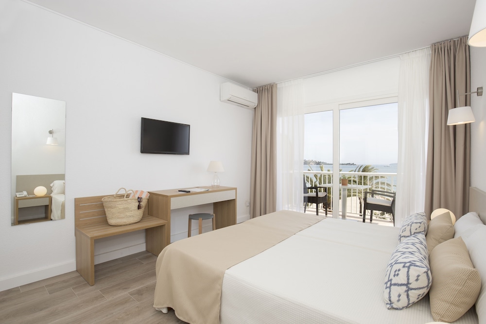 Hotel Cabot Romantic - Adults Only — Hotel rooms in Puerto Pollensa, Balearic Islands