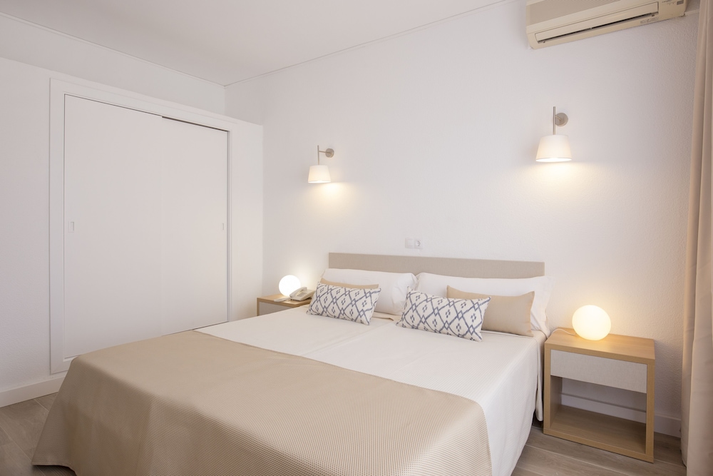 Hotel Cabot Romantic - Adults Only — Hotel rooms in Puerto Pollensa, Balearic Islands