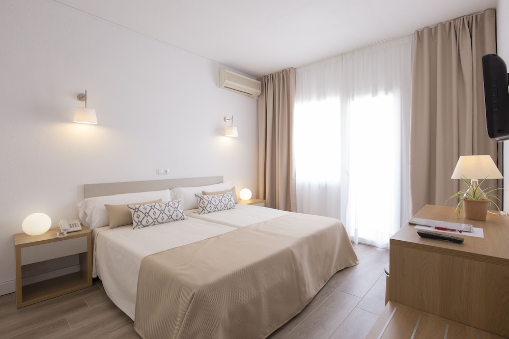 Hotel Cabot Romantic - Adults Only — Hotel rooms in Puerto Pollensa, Balearic Islands