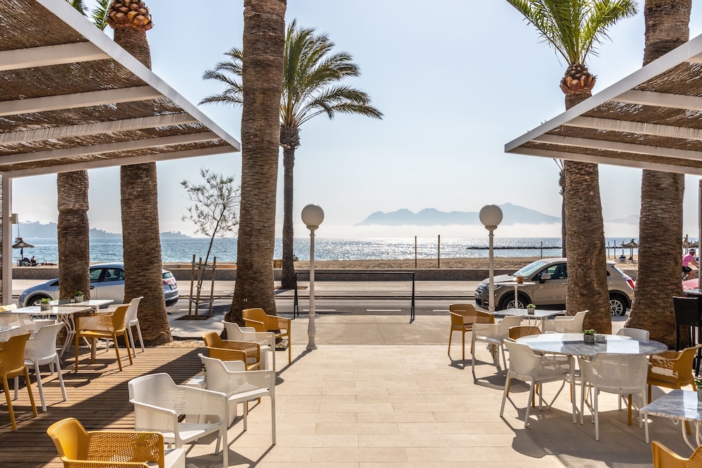 Hotel Cabot Romantic - Adults Only — Restaurant & bars in Puerto Pollensa, Balearic Islands