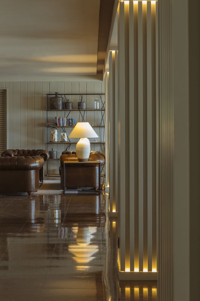 Hotel Santa Marta — Hotel building in Lloret de Mar, Catalonia
