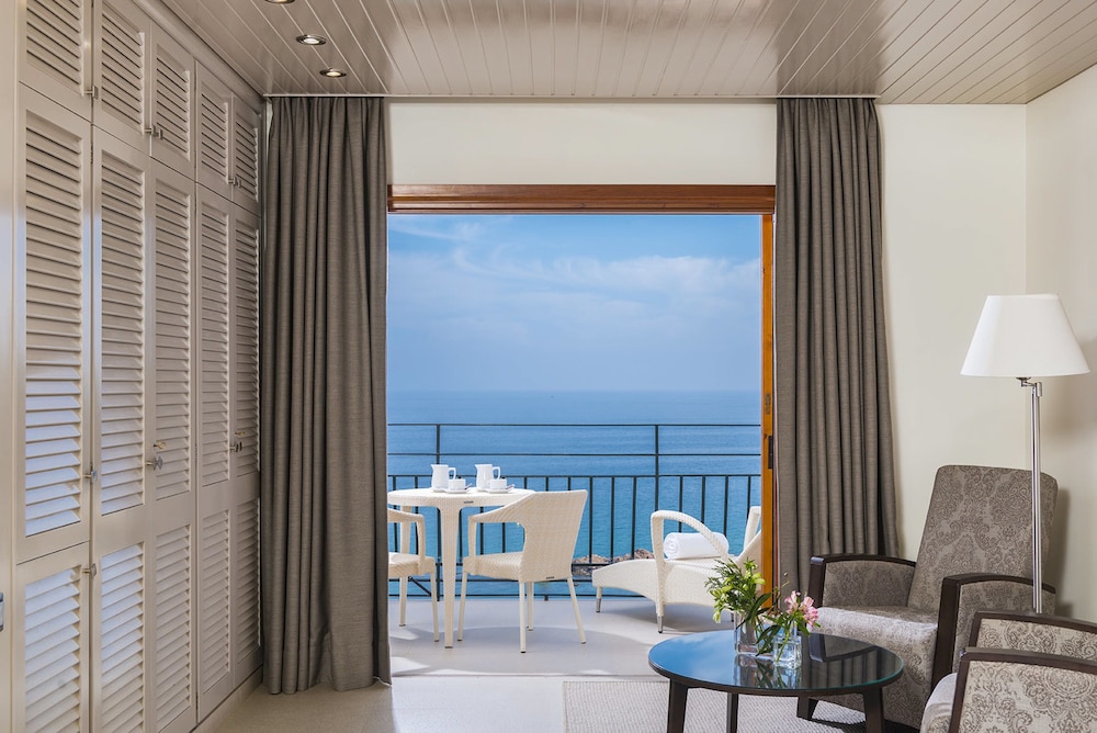 Hotel Santa Marta — Hotel rooms in Lloret de Mar, Catalonia