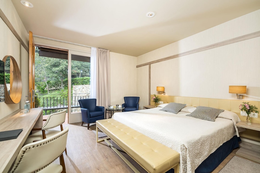 Hotel Santa Marta — Hotel rooms in Lloret de Mar, Catalonia