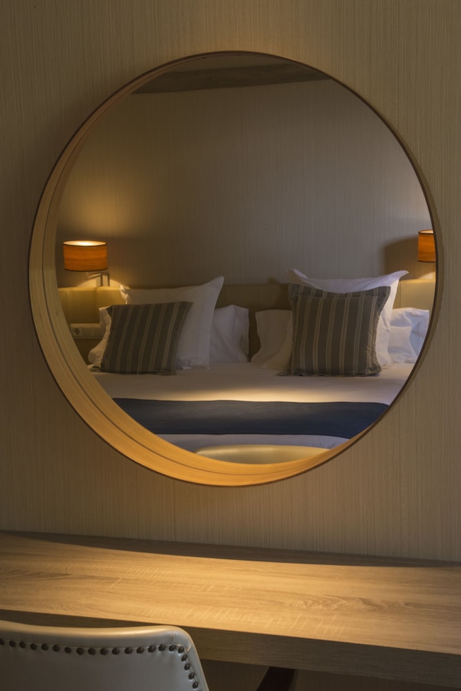 Hotel Santa Marta — Hotel rooms in Lloret de Mar, Catalonia