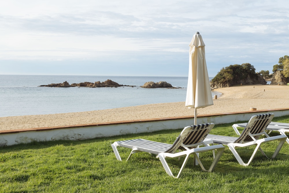 Hotel Santa Marta — Beach in Lloret de Mar, Catalonia