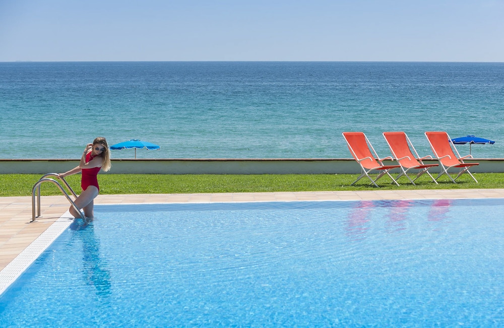 Hotel Santa Marta — Swimming pool in Lloret de Mar, Catalonia