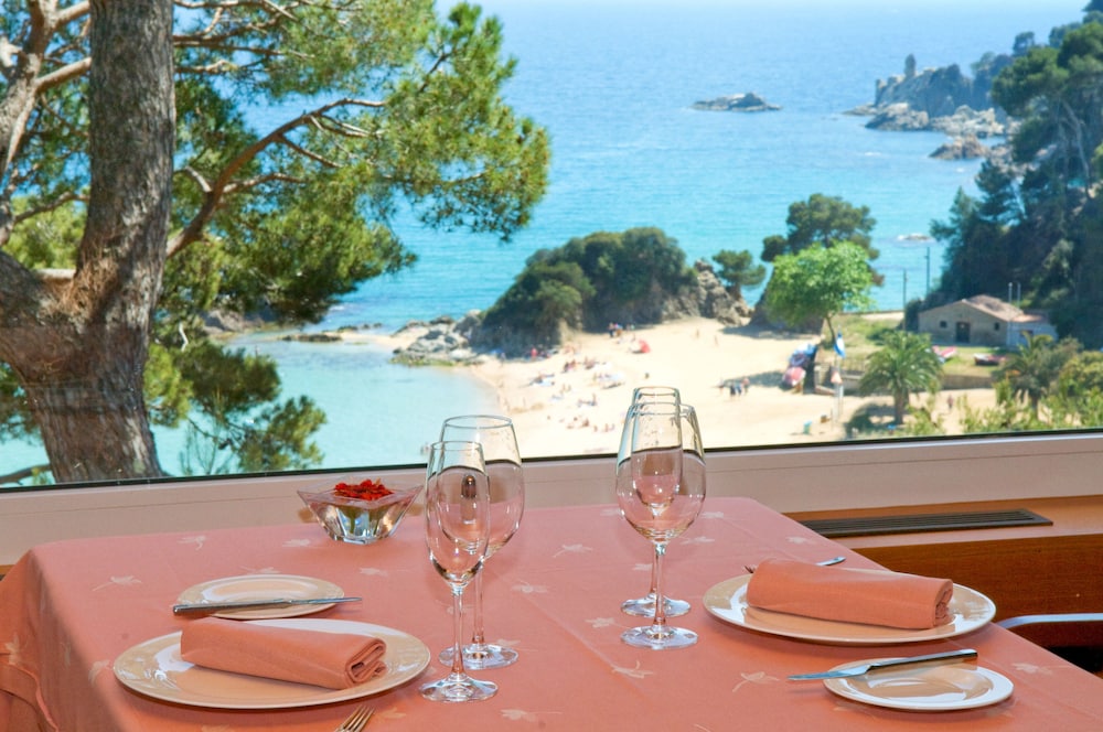 Hotel Santa Marta — Restaurant & bars in Lloret de Mar, Catalonia