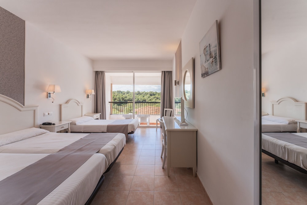 Hotel Son Baulo — Hotel rooms in Can Picafort, Balearic Islands