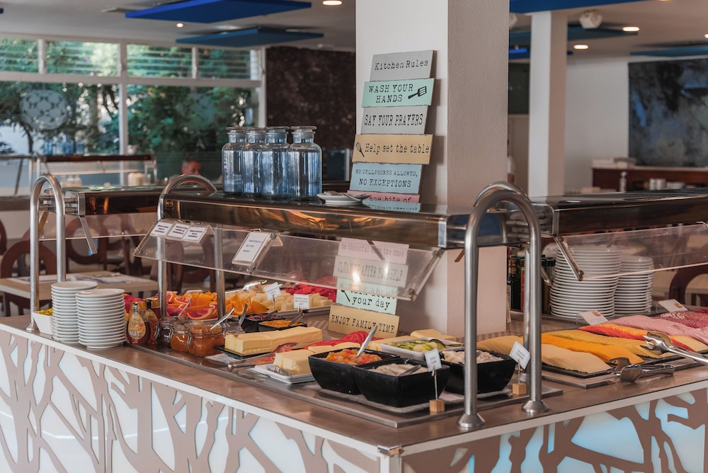 Hotel Son Baulo — Restaurant & bars in Can Picafort, Balearic Islands