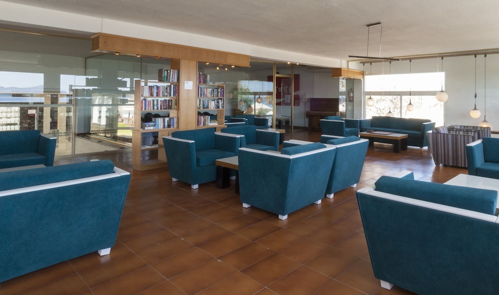 Hotel Son Baulo — Hotel building in Can Picafort, Balearic Islands