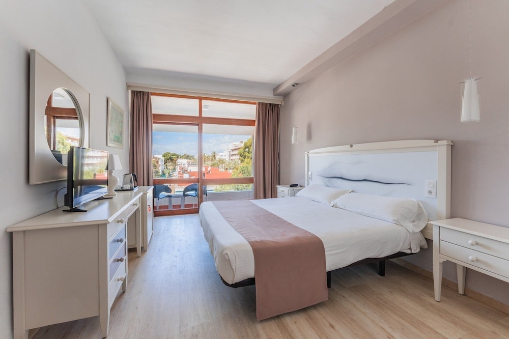 Hotel Son Baulo — Hotel rooms in Can Picafort, Balearic Islands