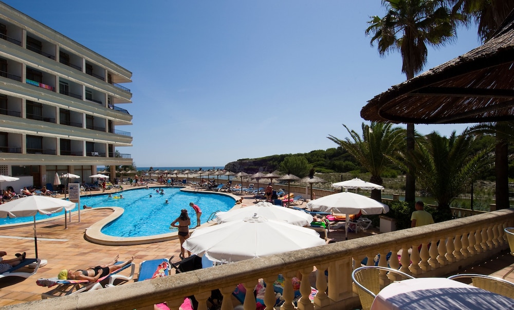 Hotel Son Baulo — Swimming pool in Can Picafort, Balearic Islands