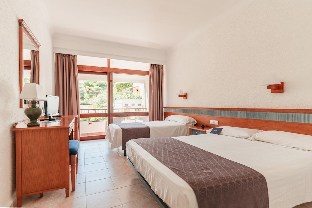 Hotel Son Baulo — Hotel rooms in Can Picafort, Balearic Islands