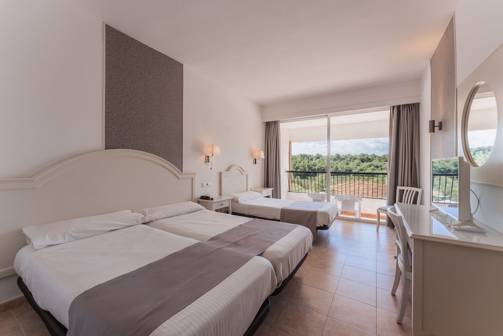 Hotel Son Baulo — Hotel rooms in Can Picafort, Balearic Islands