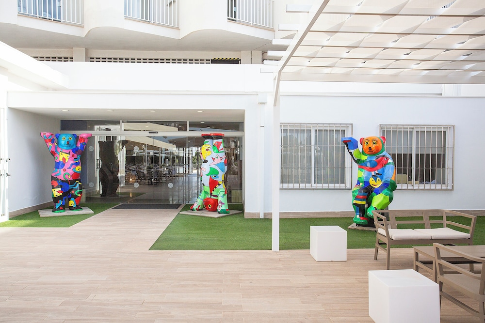 BQ Delfín Azul Hotel — Hotel building in Alcudia, Balearic Islands
