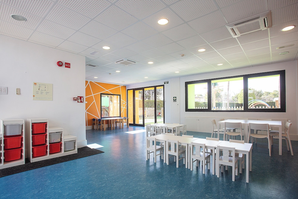 BQ Delfín Azul Hotel — Attractions for children in Alcudia, Balearic Islands