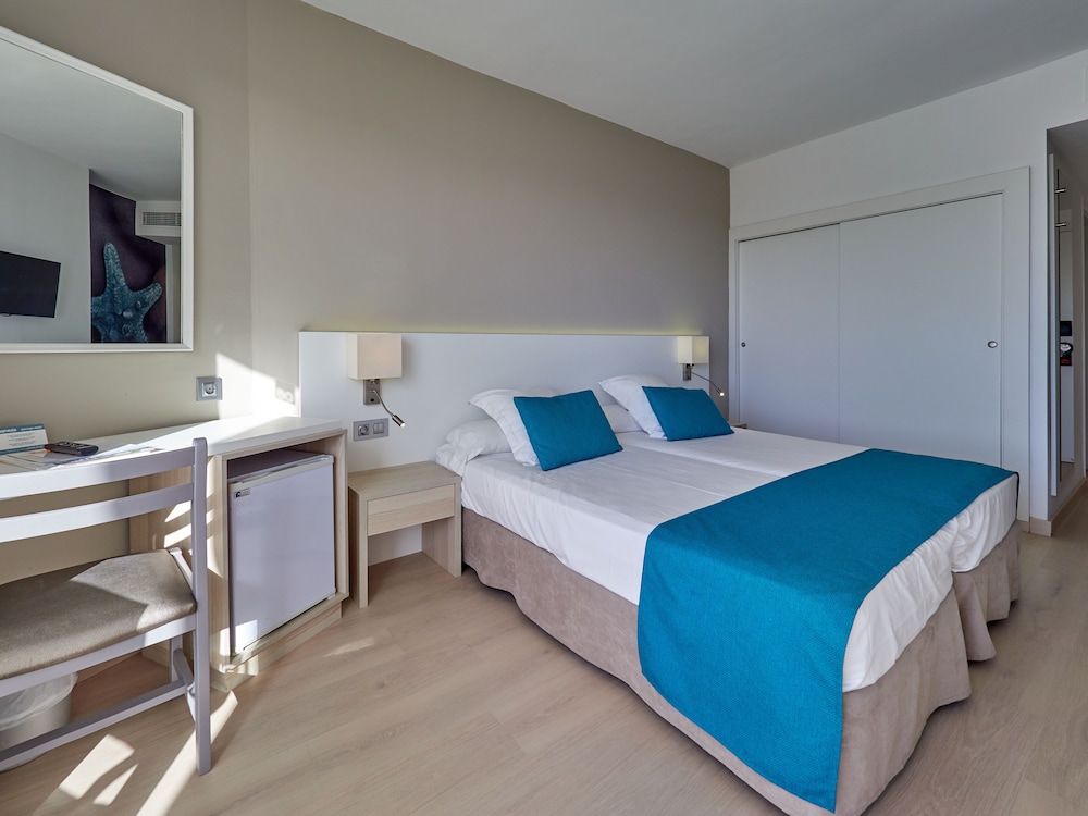 BQ Delfín Azul Hotel — Hotel rooms in Alcudia, Balearic Islands