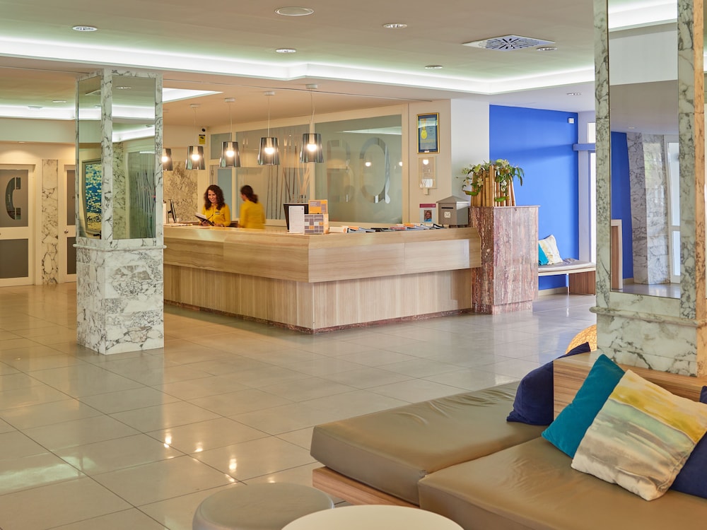 BQ Delfín Azul Hotel — Hotel building in Alcudia, Balearic Islands