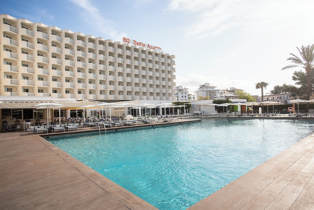 BQ Delfín Azul Hotel — Swimming pool in Alcudia, Balearic Islands