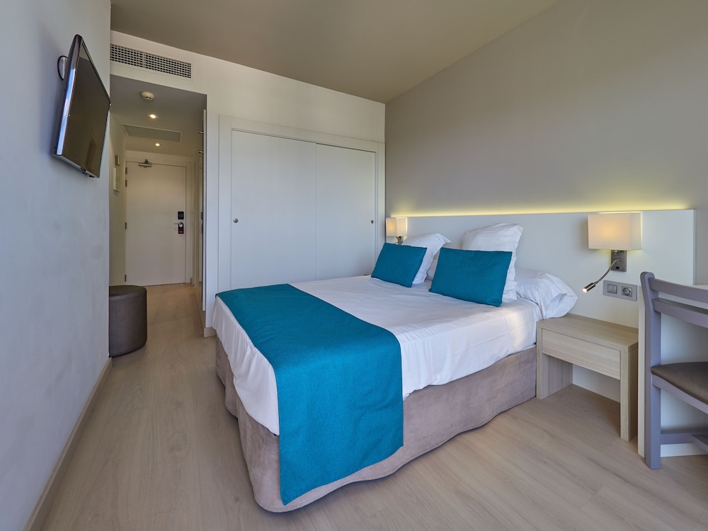 BQ Delfín Azul Hotel — Hotel rooms in Alcudia, Balearic Islands