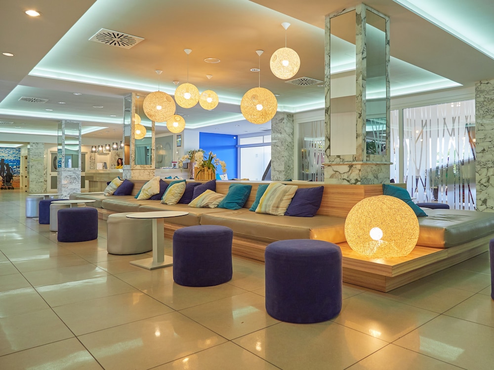 BQ Delfín Azul Hotel — Hotel building in Alcudia, Balearic Islands