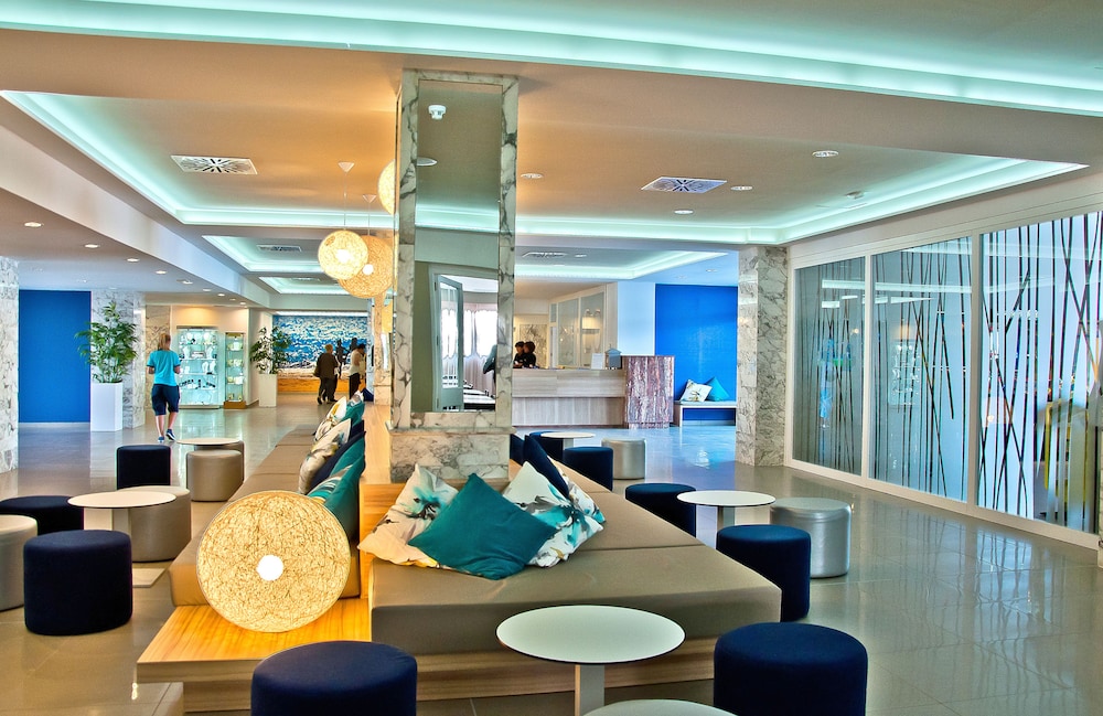 BQ Delfín Azul Hotel — Hotel building in Alcudia, Balearic Islands