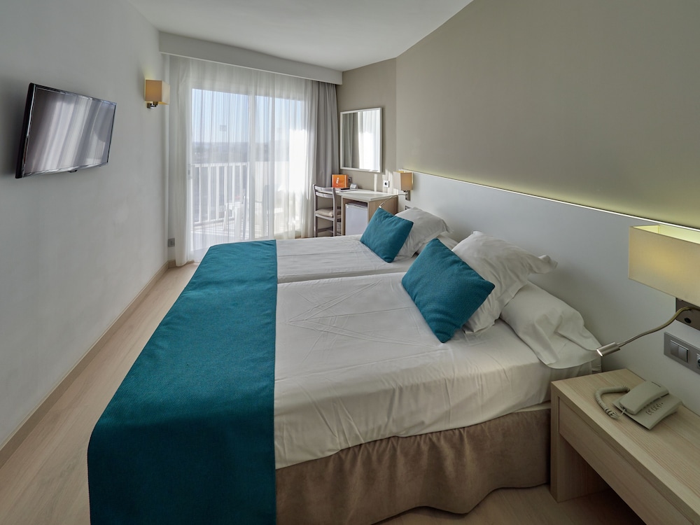 BQ Delfín Azul Hotel — Hotel rooms in Alcudia, Balearic Islands